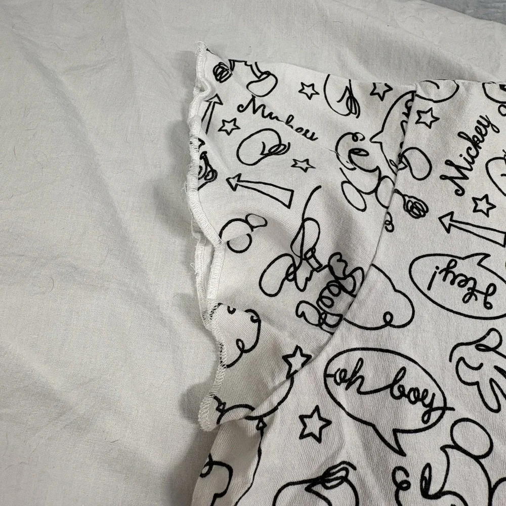 Disney Mickey T-Shirt White With Black Mickey Doodles Size‎ L Perfect For WDW